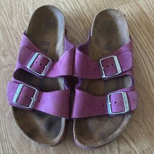 Arizona softbed fuschia Birkenstocks